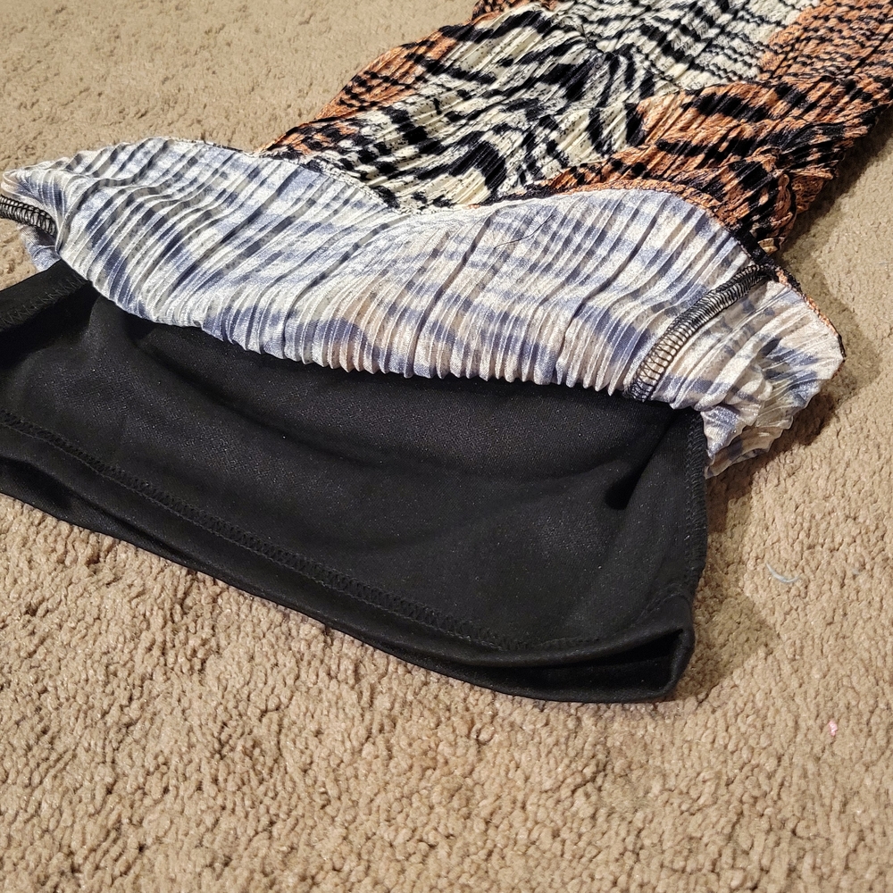 Tiger Plisse Long Sleeve Top With Bottoms Set - Picture 5 of 6